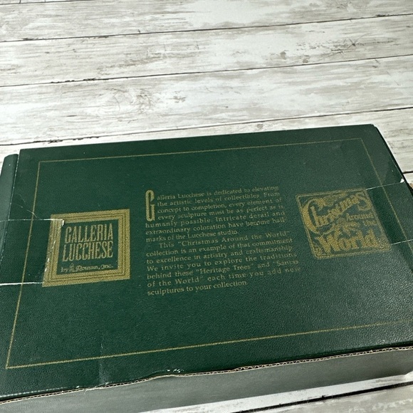 Vintage Roman Christmas Around the World German Santa And Dutch Tree 1996 - Picture 5 of 6